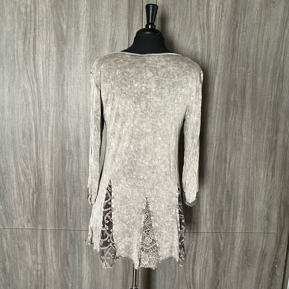 Gimmicks by Buckle tunic top - Picture 5 of 16